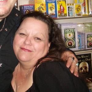 Meet your Posher, Angela